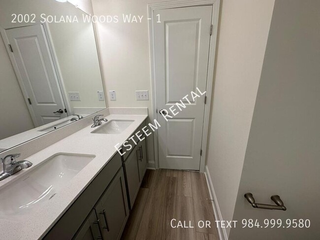 Building Photo - 2002 Solana Wds Dr
