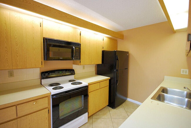 Building Photo - 582 Green Springs Pl