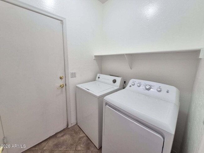 Building Photo - 16438 N 72nd Ln