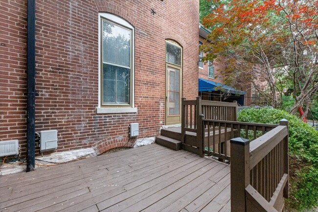 Building Photo - 2416 S 13th St