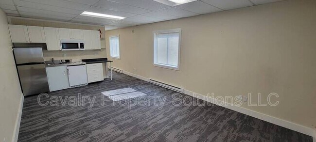 Building Photo - 3947 E Calvary Rd