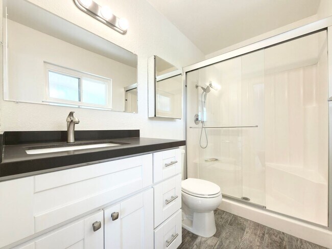 Building Photo - Spacious Townhome in Desirable Tiburon Community!