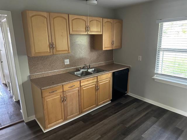 Building Photo - 2124 Fenwick Dr