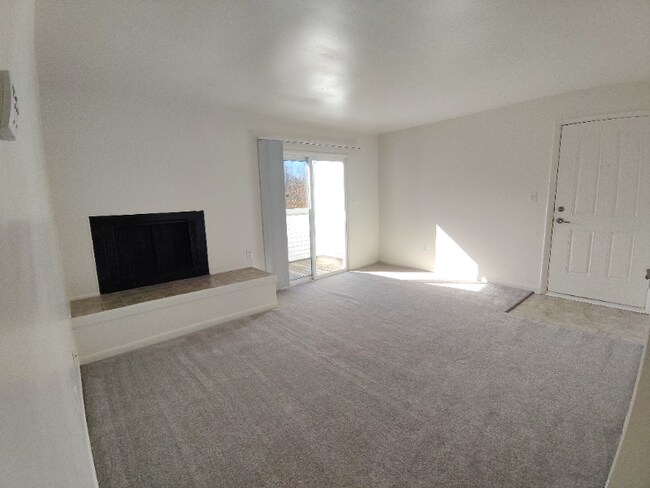 Building Photo - 600 Reusens Rd