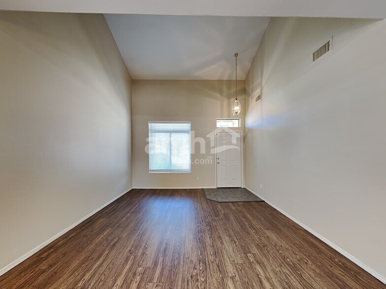 Building Photo - 25841 W Miami St