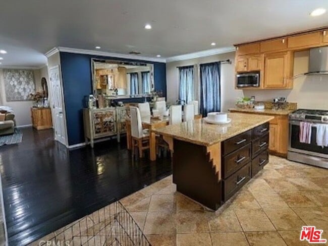 Building Photo - 2317 S Harcourt Ave