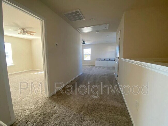 Building Photo - 2124 Fox Chapel Pl