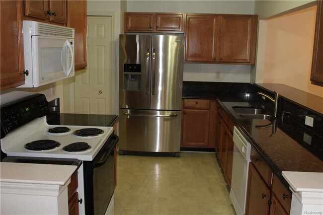 Building Photo - 16695 Carriage Way