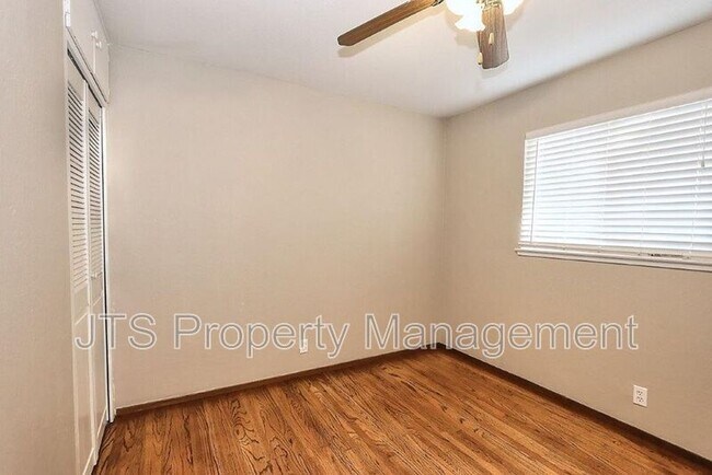 Building Photo - 10624 Chardonay Dr