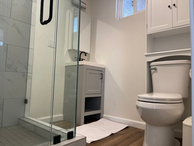 Building Photo - 1075 Redondo Ave