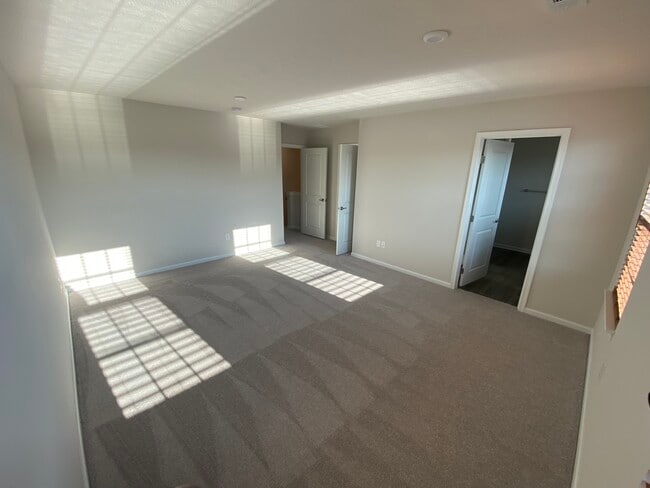 Building Photo - 4020 N Steels Cir