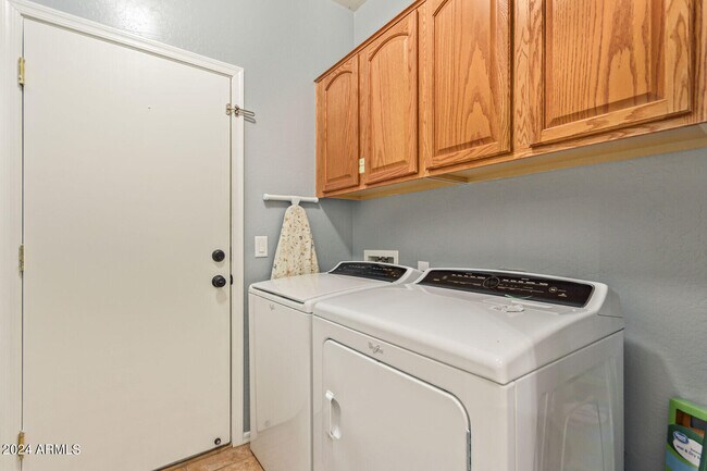 Building Photo - 31748 N Blackfoot Dr