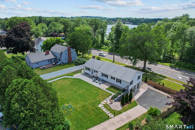 Building Photo - 444 Highland St