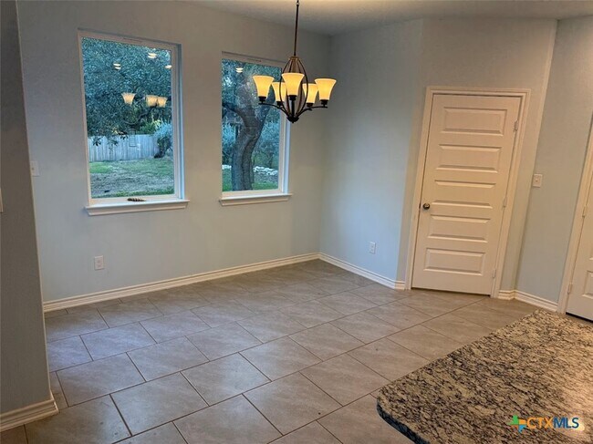 Building Photo - 382 Susie Dr