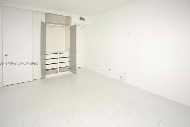 Building Photo - 7441 Wayne Ave