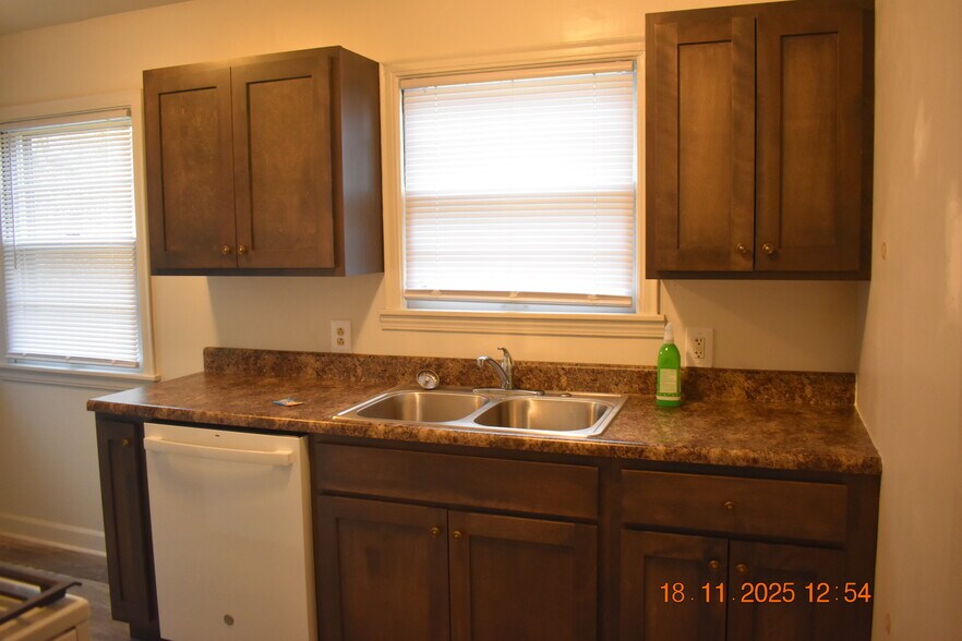 Building Photo - 5321 Pratt St