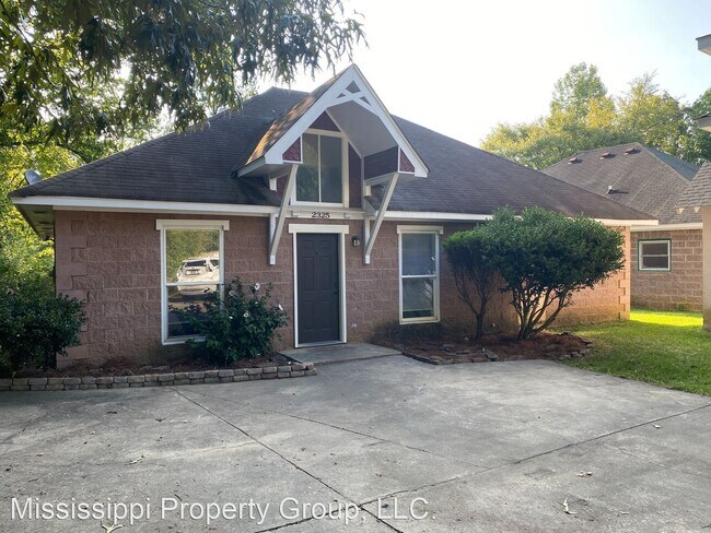 Primary Photo - 3 br, 3 bath House - 2325 University Avenue
