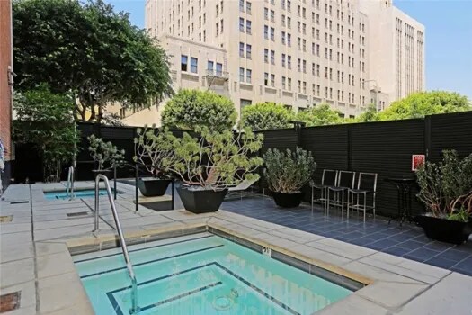 Building Photo - 460 S Spring St