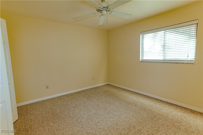 Building Photo - 719 SW 47th Terrace