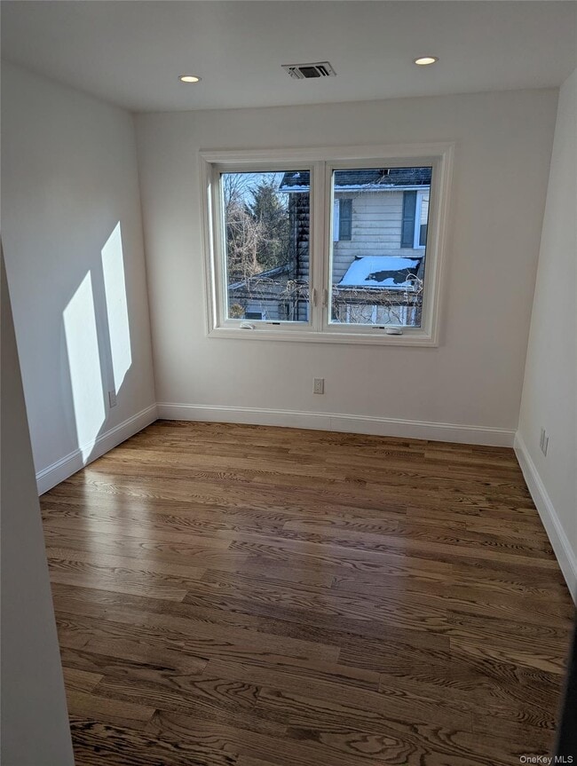 Building Photo - 62 Forest Row