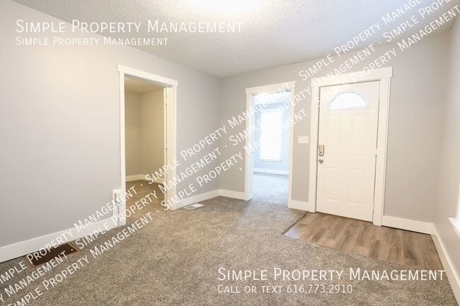 Building Photo - 920 Fourth St. NW --1