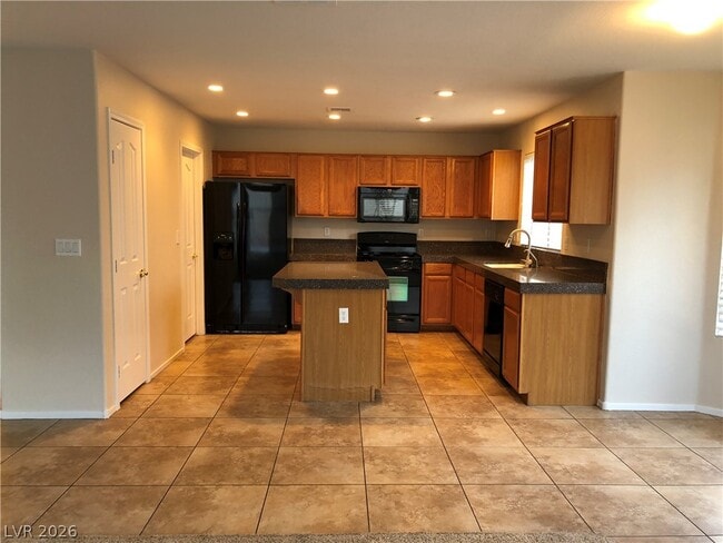 Building Photo - 9724 Sandmist Ave