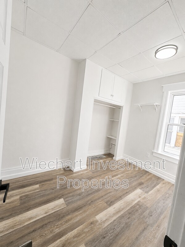 Building Photo - 924 W Wayne St