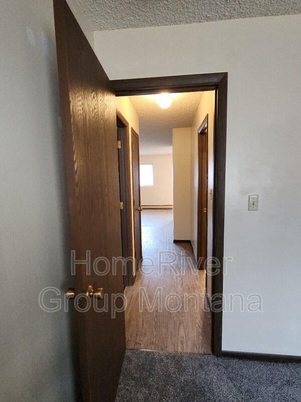 Building Photo - 913 Pattee Creek Dr