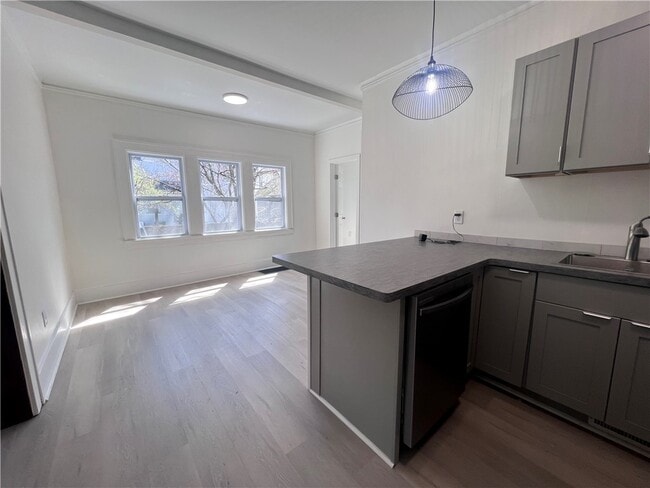 Building Photo - 43 Lawton St