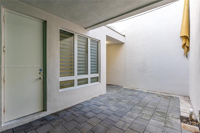 Building Photo - 10426 NW 64th Terrace