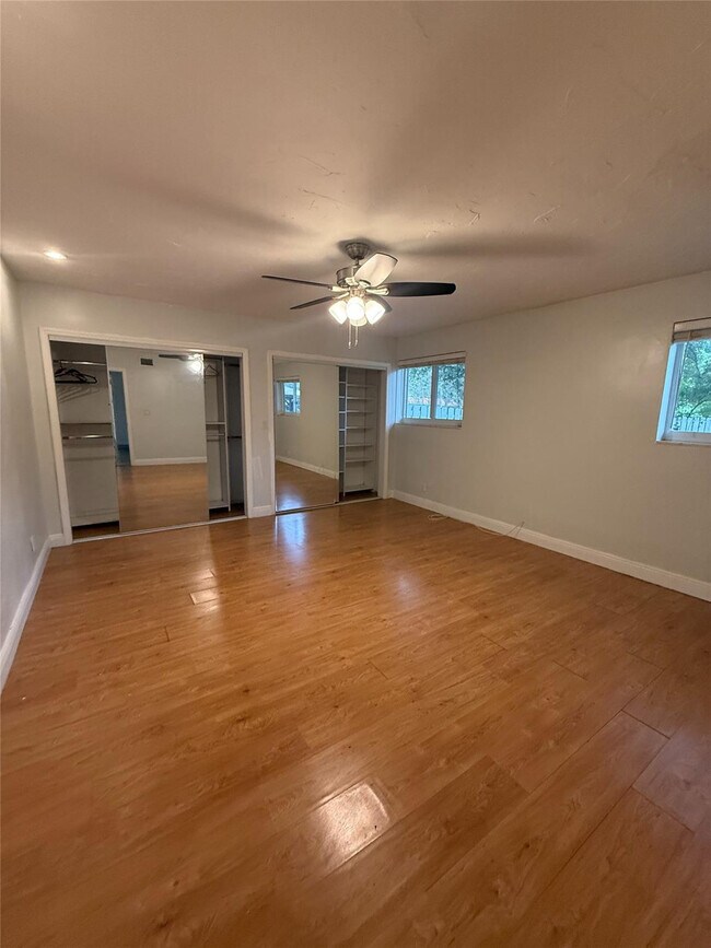 Building Photo - 4021 SW 1st St