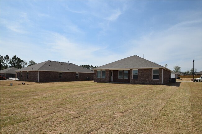 Building Photo - 572 Colorado St