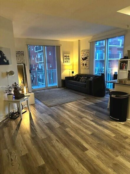 Building Photo - 3500 Coral Way