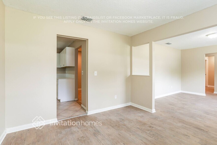 Building Photo - 8323 Country Creek Blvd