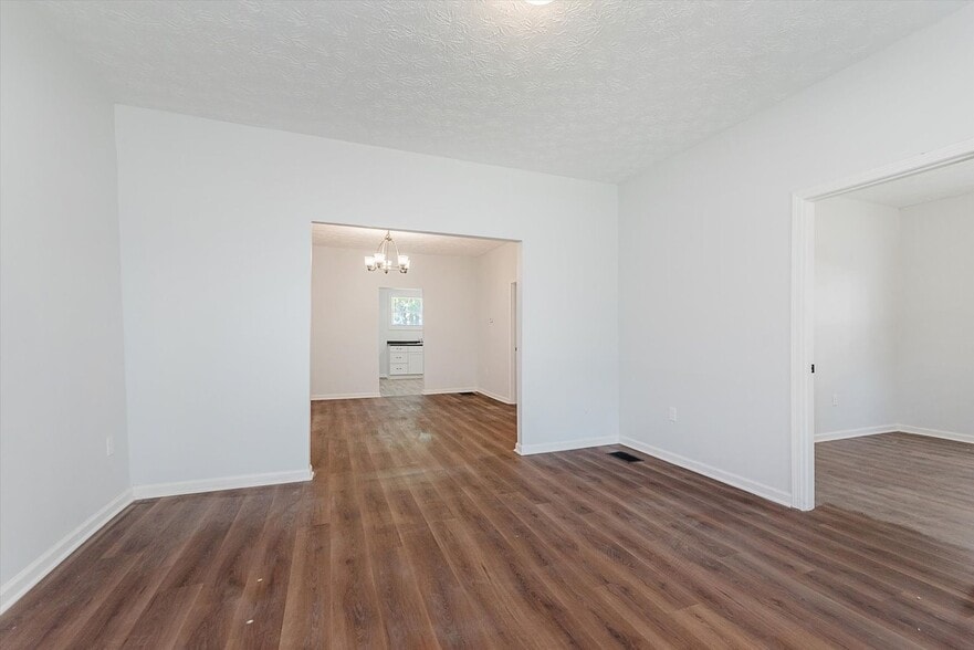 Building Photo - Completely renovated 2BR/1BA single family home minutes from Downtown Indy!