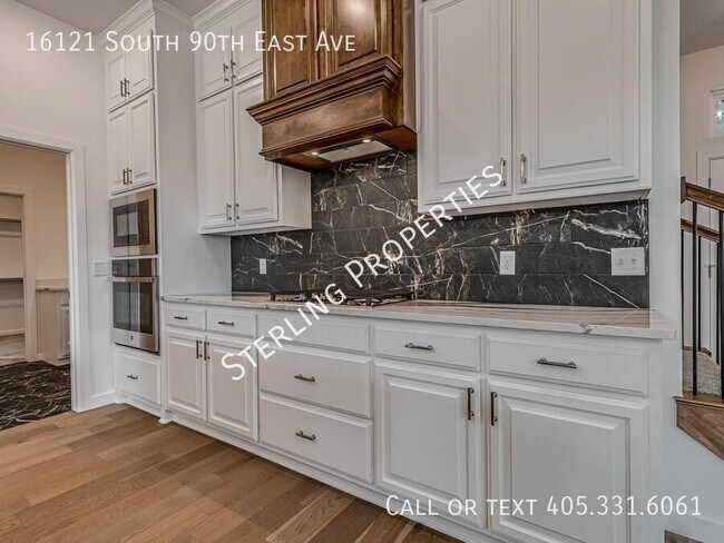 Building Photo - 16121 S 90th East Ave