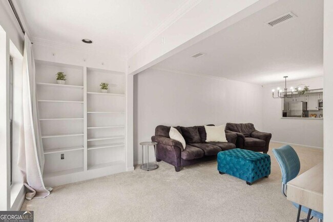 Building Photo - 24307 Plantation Dr NE