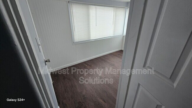 Building Photo - 2209 Central Ave