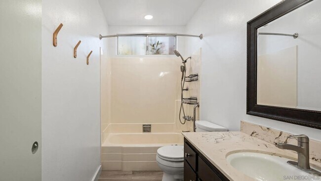 Building Photo - 1695 Kenora Dr