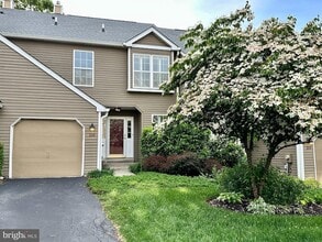 Building Photo - 155 Weybridge Dr