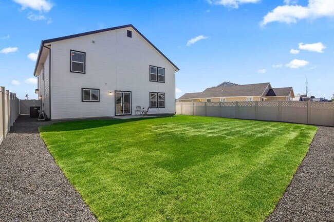 Building Photo - 10390 Crystal Ridge Dr