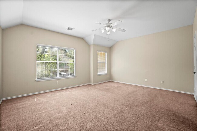 Building Photo - 15 Blue Creek Pl
