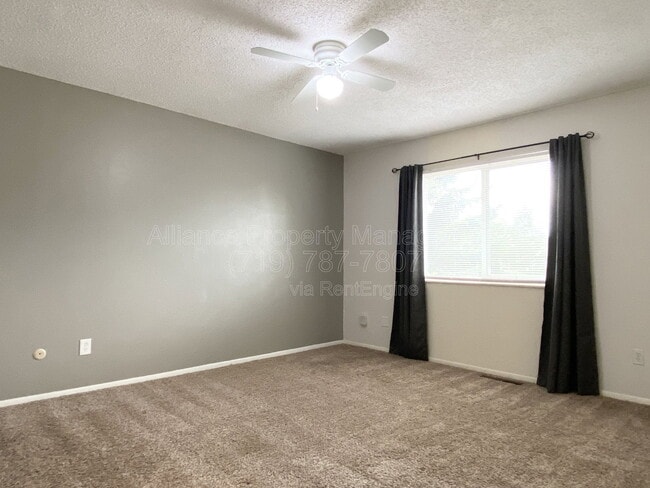 Building Photo - 6087 Del Rey Dr