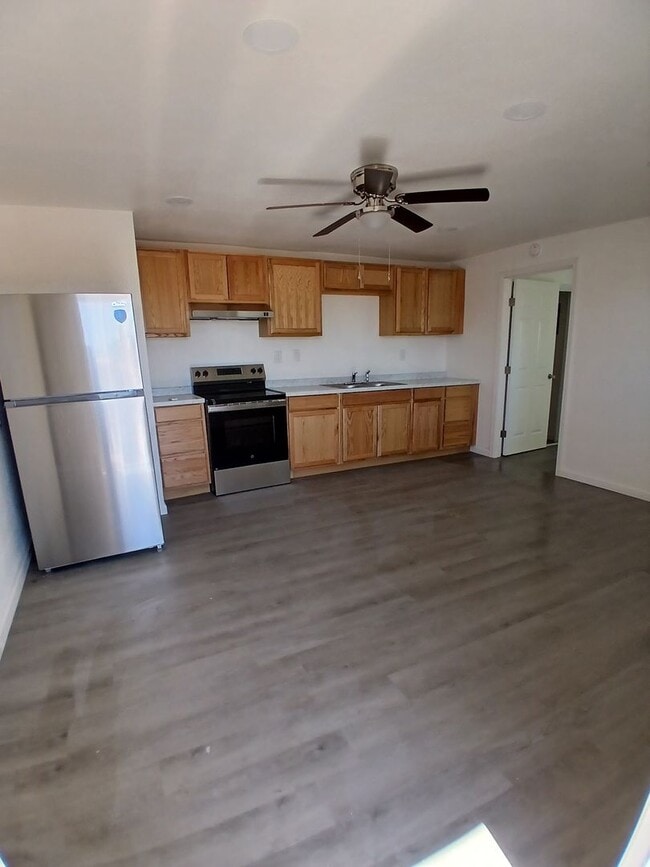 Building Photo - 232 W Barbara St