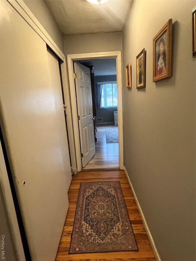 Building Photo - 8 Windmill Ln