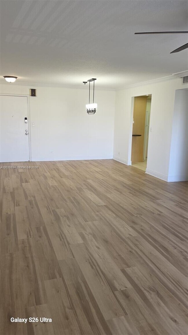 Building Photo - 8107 SW 72nd Ave