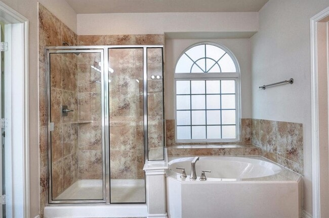 Building Photo - 8334 Cape Royal Dr