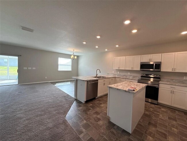 Building Photo - Summercrest 5 Bedroom, 3.5 bath