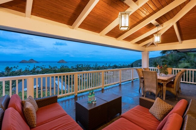 Building Photo - Enjoy Cool Breezes And Dazzling Views Of The Ocean Below At This Private, 4 Bedroom, 3.5 Bath Lan...