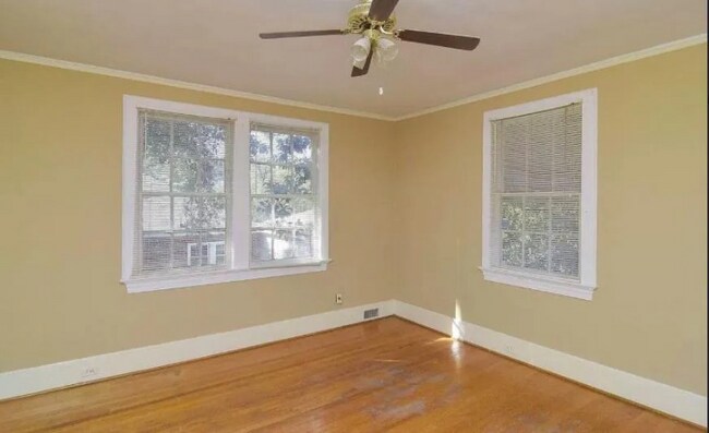 Building Photo - 1525 Maple St